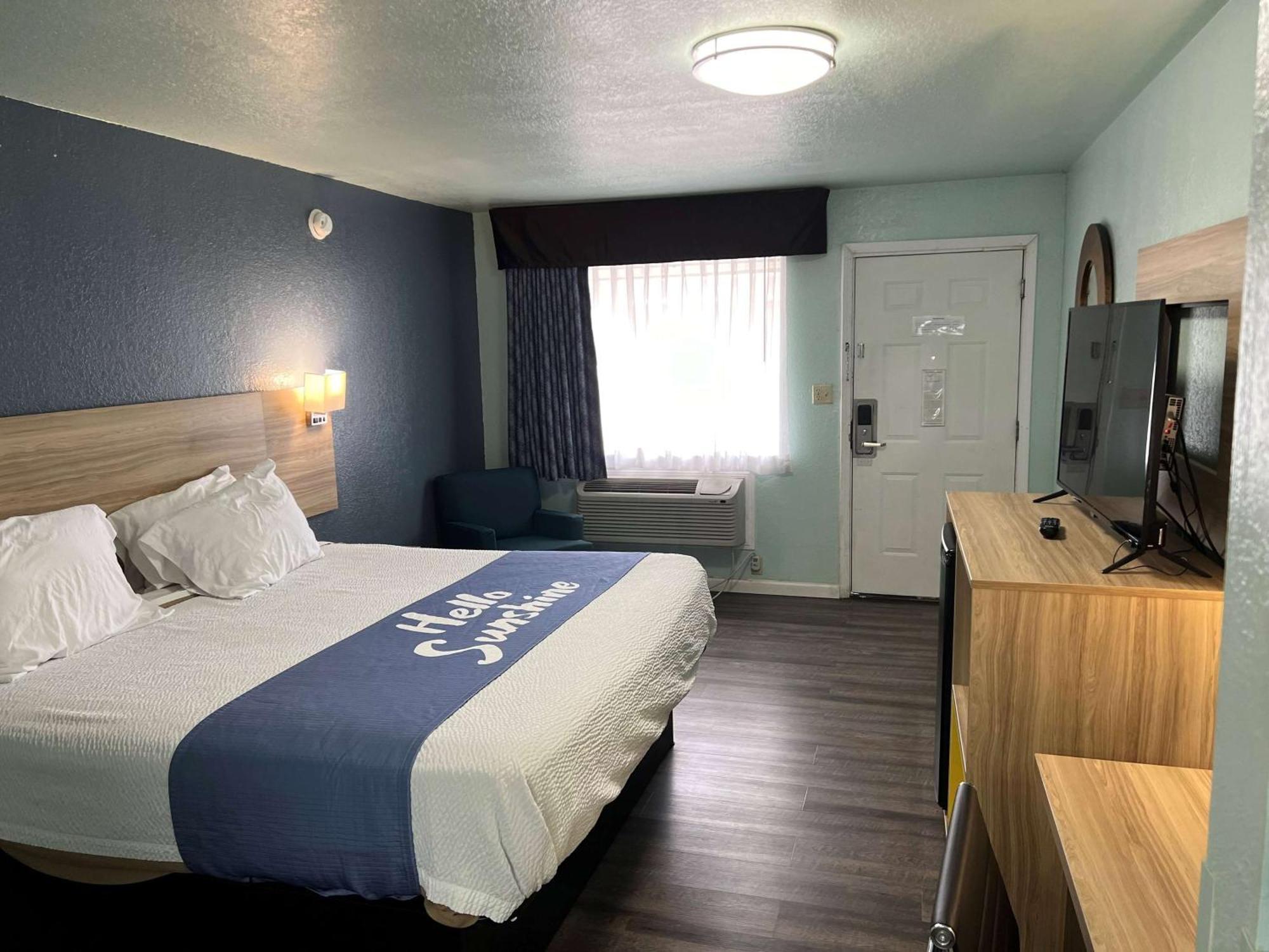 Days Inn By Wyndham Pratt Esterno foto